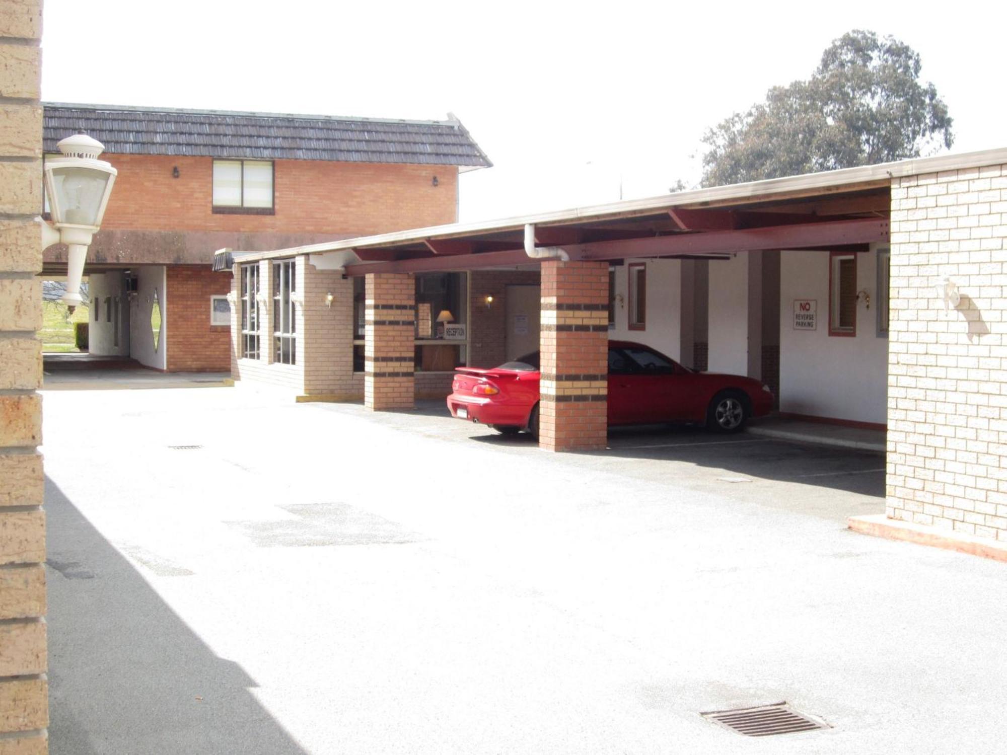 Canberra Lyneham Motor Inn エクステリア 写真