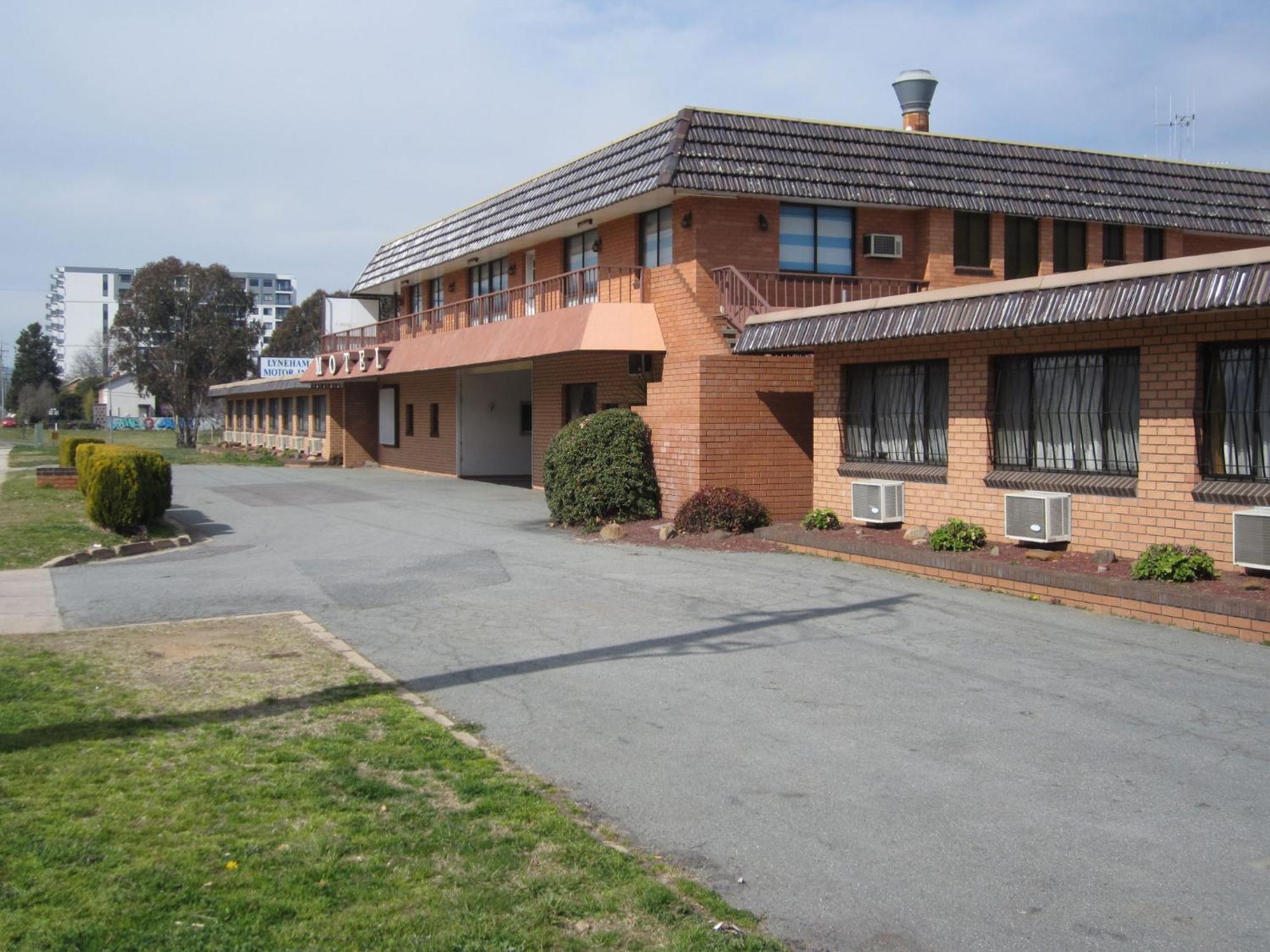 Canberra Lyneham Motor Inn エクステリア 写真