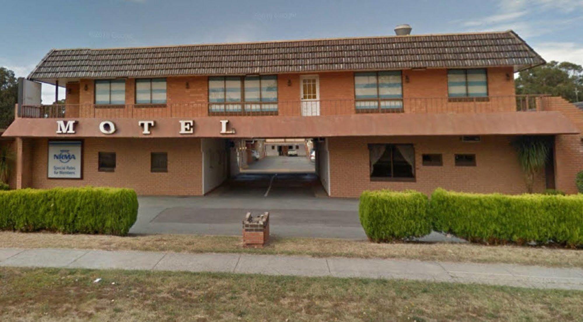 Canberra Lyneham Motor Inn エクステリア 写真